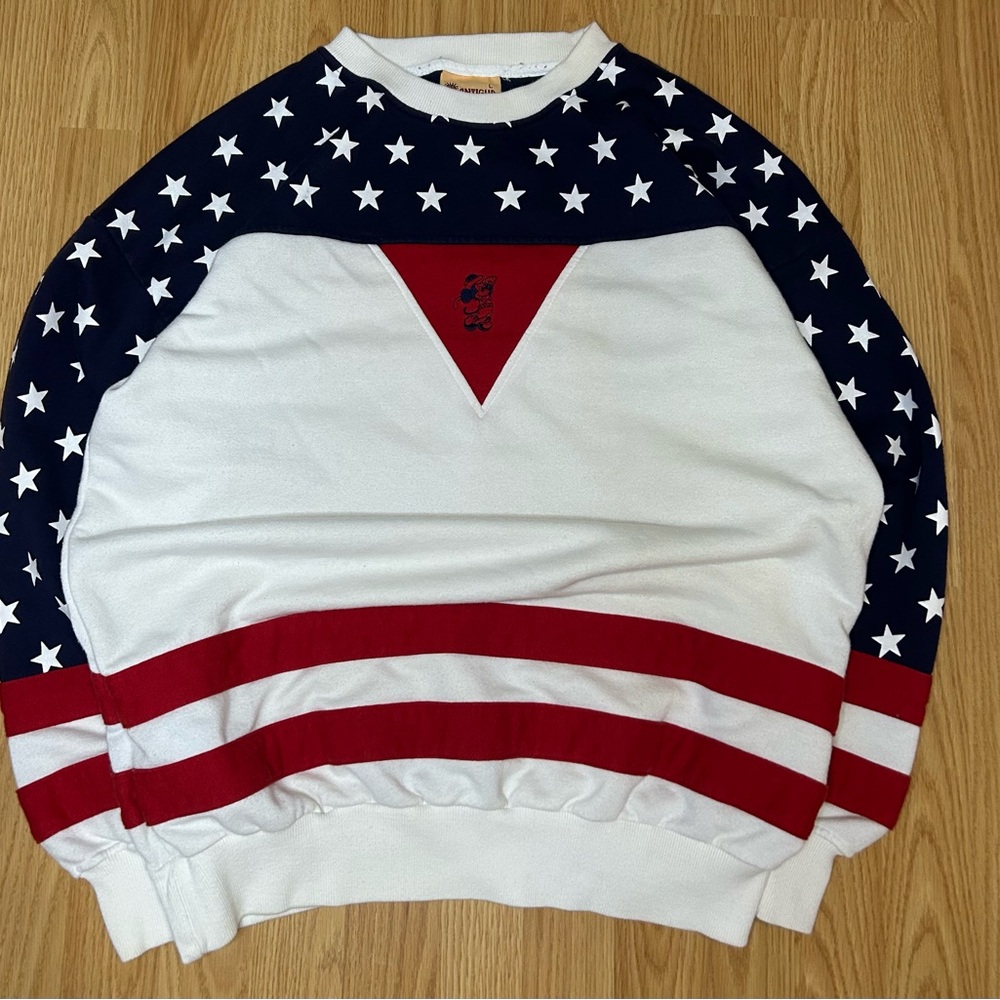 Antigua Men's White and Red Star Crewneck Sweater